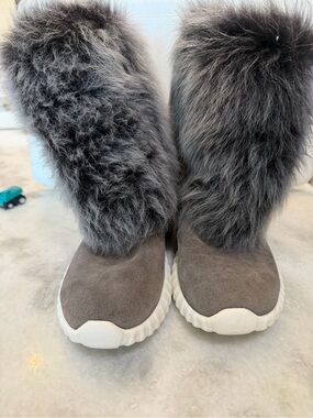 Cozy Women's Kari Gray Faux Fur Winter Boots with White Soles